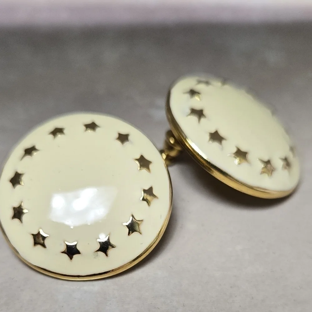 Vintage Cream Gold Stars Round Enamel Earrings